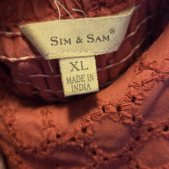 Elegant Pink Lace Camisole - Picture 3 of 3